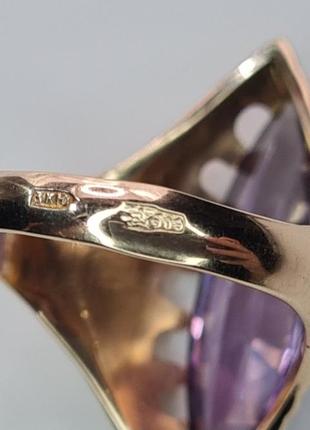 Золота каблучка з олександритом маркіз