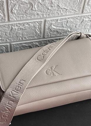 Сумка женская calvin klein. оригинал. в наличии.3 фото
