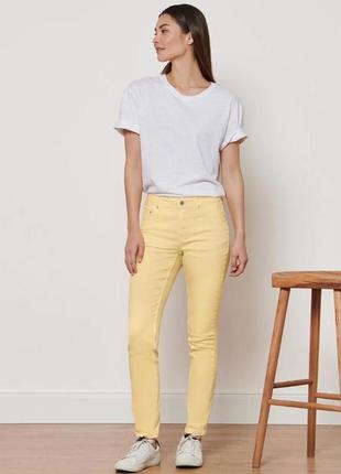 Джинсы slim fit желтые от tchibo (немечанка) размер наш 44-46(36 евро)нюанс