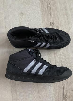 Ботинки кроссовки adidas