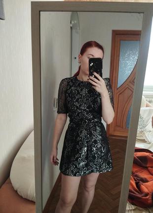 Блискуче плаття