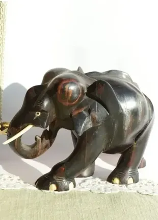 Колекційна скульптура з натурального дерева, слонова кістка.