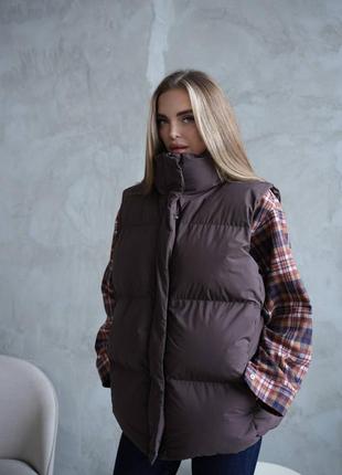 Накладной платеж ❤ осенняя шоколадная демисезонная теплая оверсайз дутая жилетка утеплена синтетическим пухом