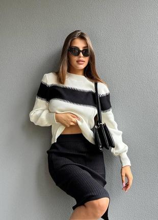 Вязаный женский костюм (юбка+свитер)