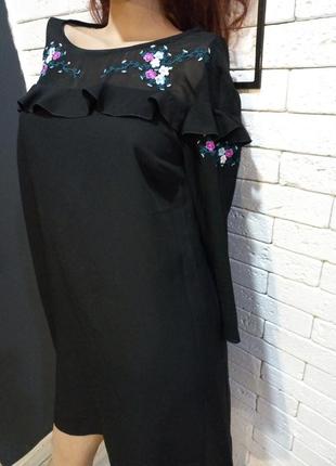Красивое, стильное, легкое,фирменное, с вышивкой платья, платье, черная