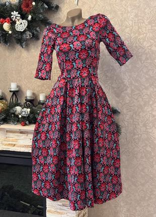 Шикарна сукня міді у квітковий принт