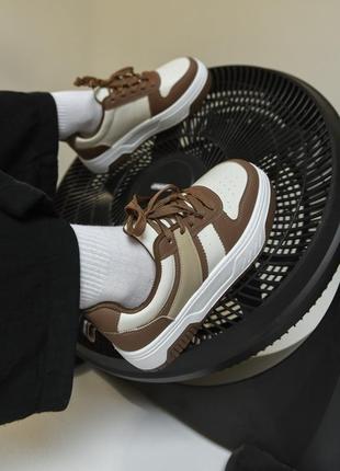 Женские кроссовки walk