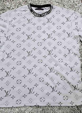 Шикарная футболка louis vuitton /  оригинальная.
