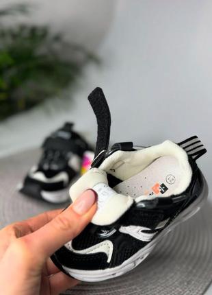 Кроссовки с led подсветкой, в наличии 22,23,24