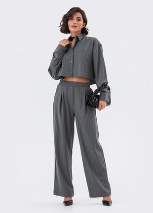 Костюм-двойка в мелкую полоску