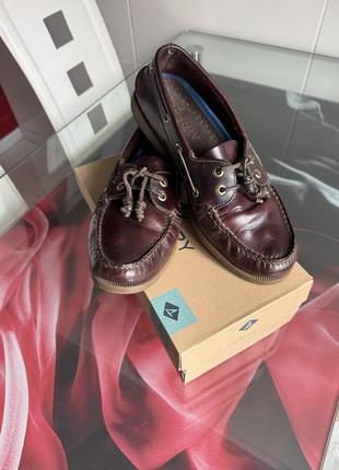 Топсайдери мокасини sperry