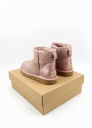 Жіночі чоботи ugg mini зимові в рожевому кольорі1 фото