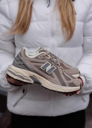 Женские кроссовки new balance 1906r