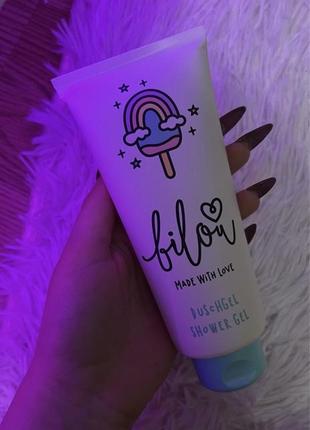 Разнообразные продукции, парфюм же/ч, сыворотка, косметика от bilou, hollyskin, maybeline