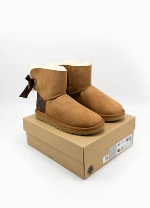 Зимние сапоги ugg mini bailey bow женские в горчичном цвете