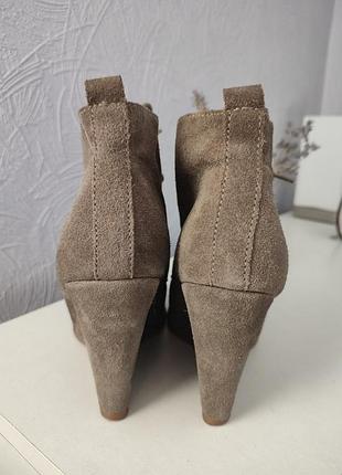 Черевики...... 2