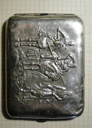 Портсигар три богатыря латунь.
