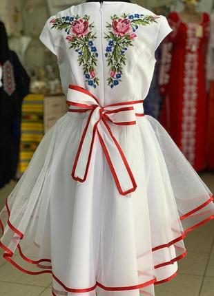 Вишита сукня для дівчинки
