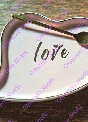 Чашка з ложечкою та блюдечком рожева з написом love 200 мл 6910 bonadi3 фото