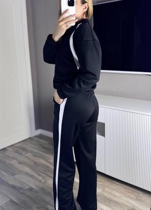 Женский спортивный костюм