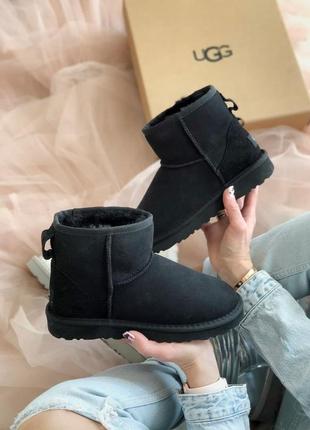 Зимние сапоги ugg mini черные с натуральным мехом