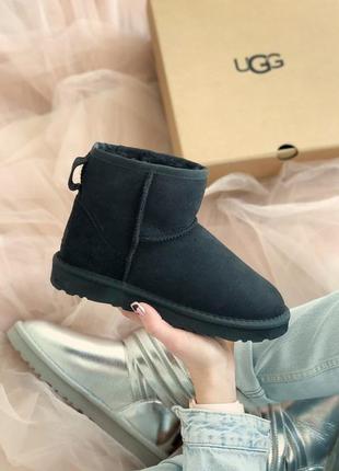 Зимние сапоги ugg mini черные с натуральным мехом10 фото