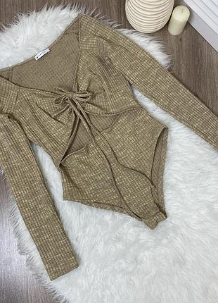 Крутий боді з вирізом