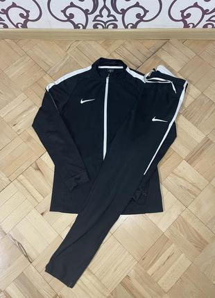Спортивный костюм nike dri-fit