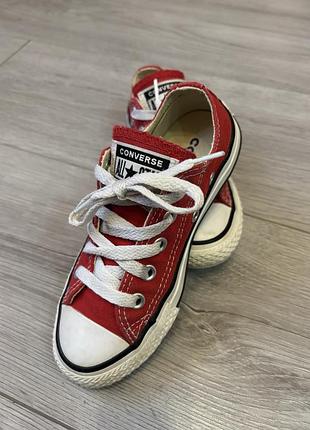 Детские кроссовки