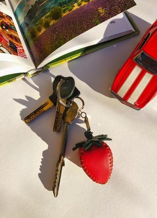 Шкіряний брелок «полуниця», підвіска, брелоки