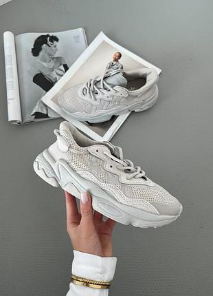 Кроссовки adidas ozweego