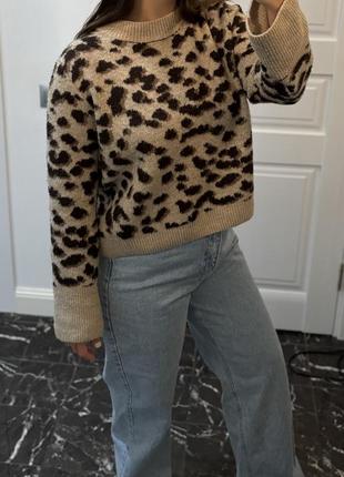 Теплий светр в лео принт h&m