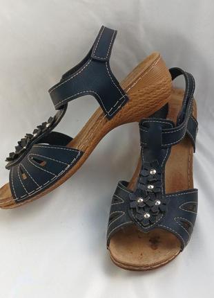 Easy street кожаные босоножки,красивые легкие и комфортные
