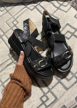 Босоножки черные танкетка 😻 очень стильная моделька, удобная✨