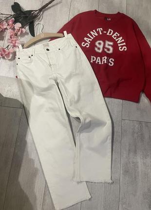 Качественные фирменные белые мом джинсы french connection размер м необработанные модель как у зара манго