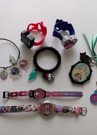 Браслет часы брелок аксессуары куклы монстер хай monster high.