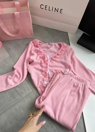 Жіноча піжамка з мереживом