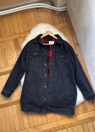 Крута подовжена джинсовка , утеплена джинсова куртка pull & bear