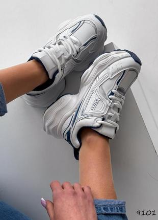 Кроссовки женские