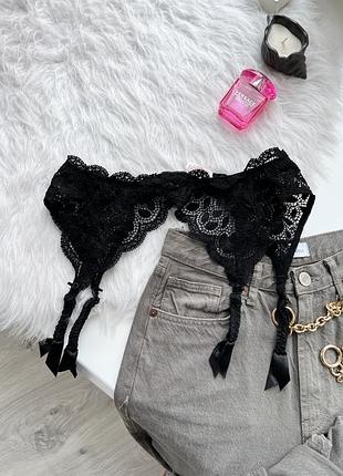 Мереживний пояс для панчох