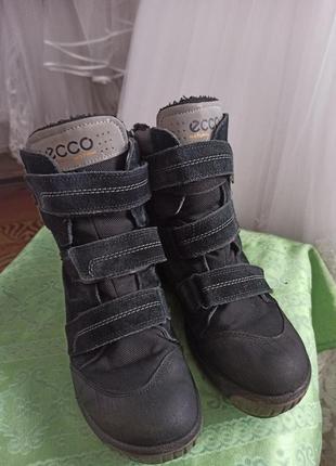 Ботиночки зимние брендовые женские. кожа 40р  со светоотражателями.