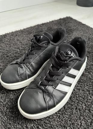 Кросівки adidas