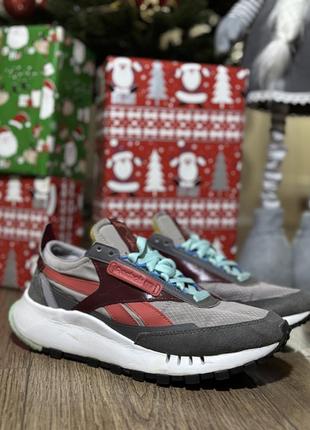 Женские кроссовки reebok 38,5 размер