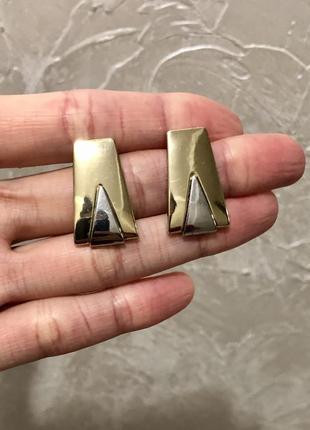 Серьги, клипсы.