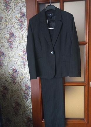 Костюм женский