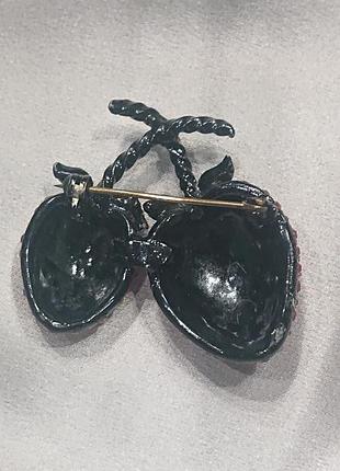 Винтажная брошь фрукты с австрийскими кристаллами красные клубнички weiss