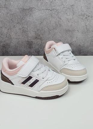 Дитячі кросівки для дівчинки кеди3 фото