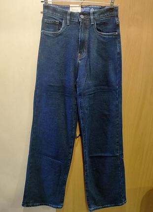 Джинси жіночі сині, стильні.і-6400.
розміри:25-30
ціна -1150грн