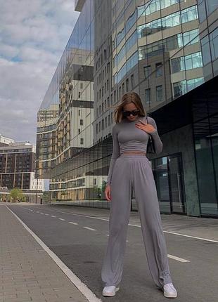 Костюм женский с лонгсливом и широкими брюками