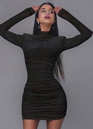 Платье бархатистое с высокими плечиками